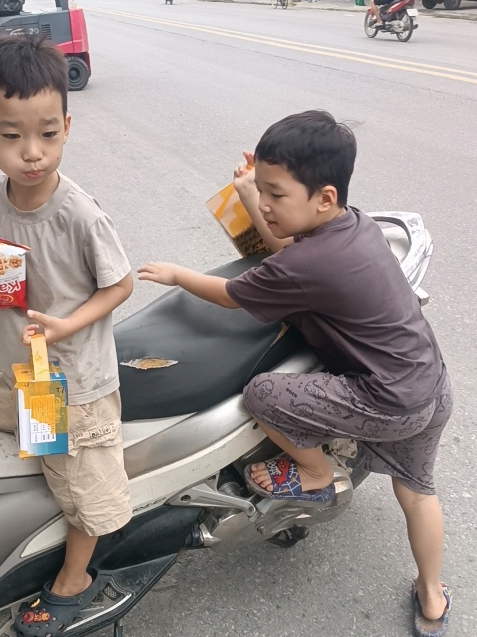 @Tổng Sỉ Huân Hường Thổ Tang