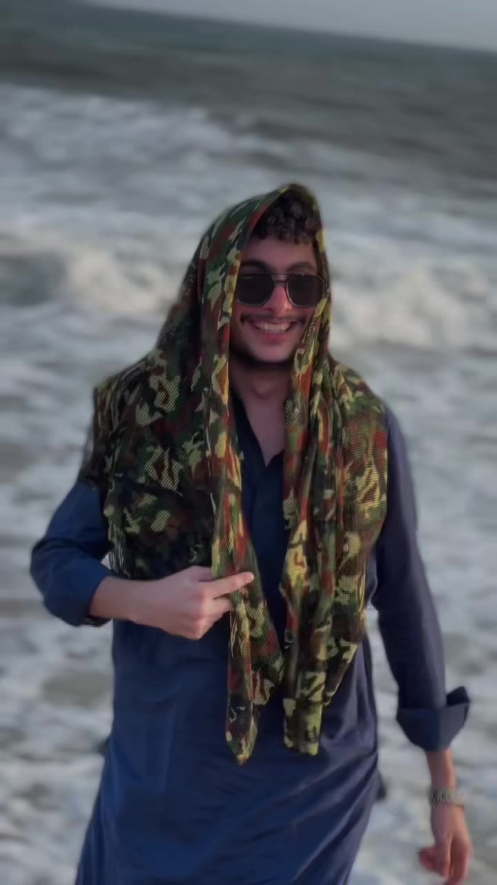 @𝓜𝓻_𝓩𝓮𝓮𝓼𝓱𝓾
