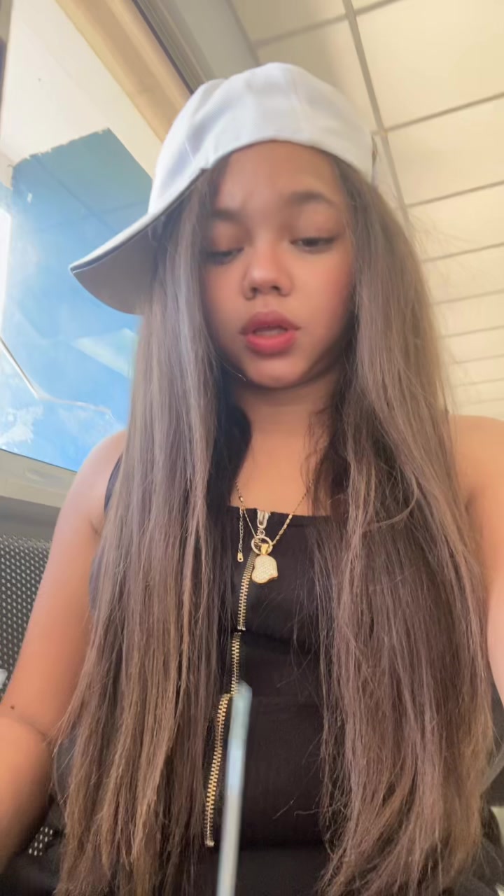 @𝐋𝐮𝐤𝐢𝐬𝐱.