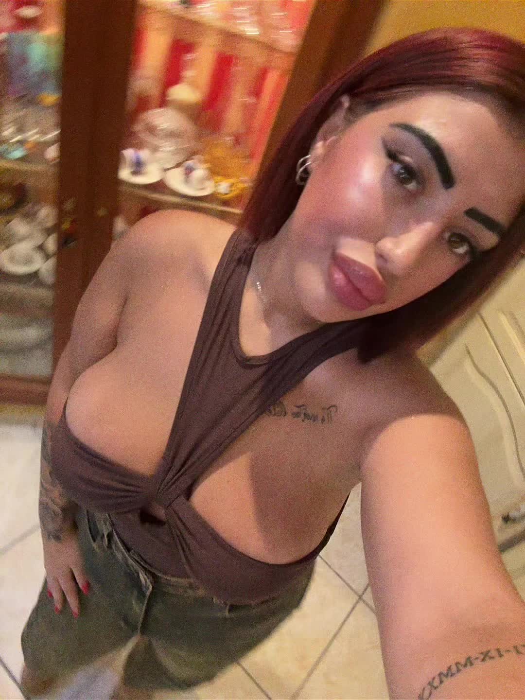 @_rosypetrone_