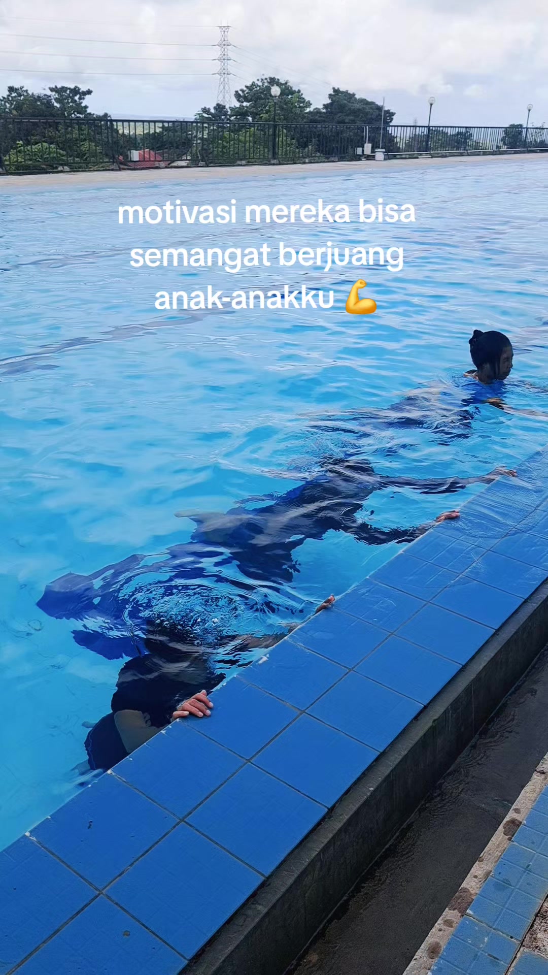 @Ria swimming NTT