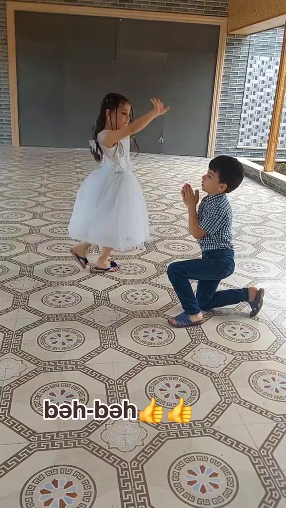 @Qəribə həyat😔