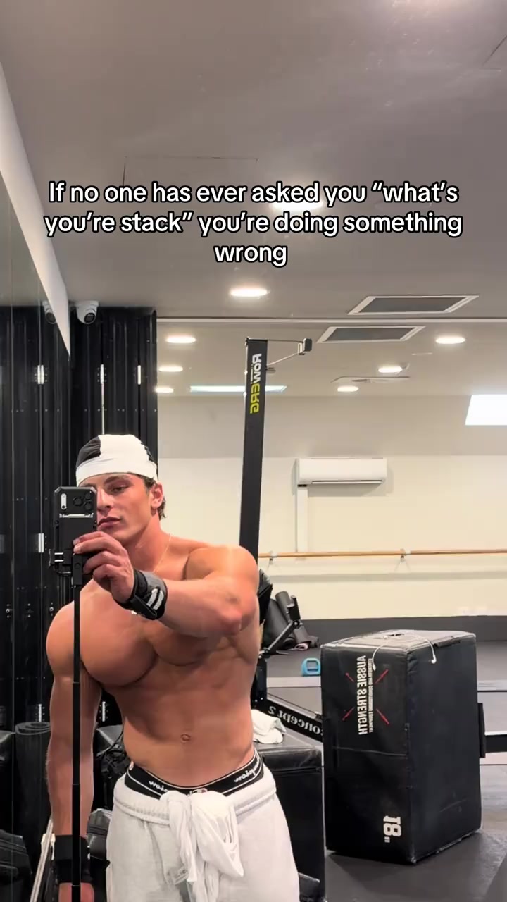 @alexaaronn