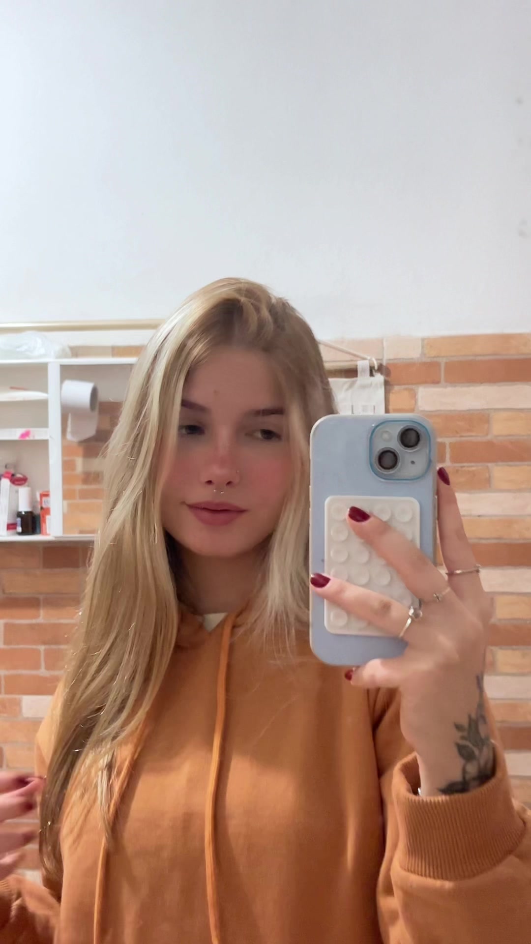 @Emillymazioli