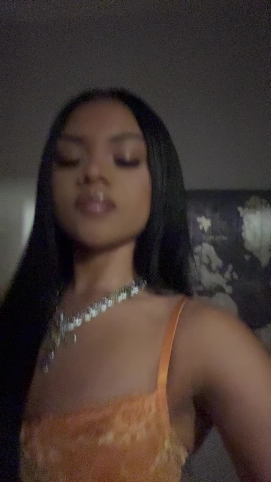 @𝓔𝓵𝔂