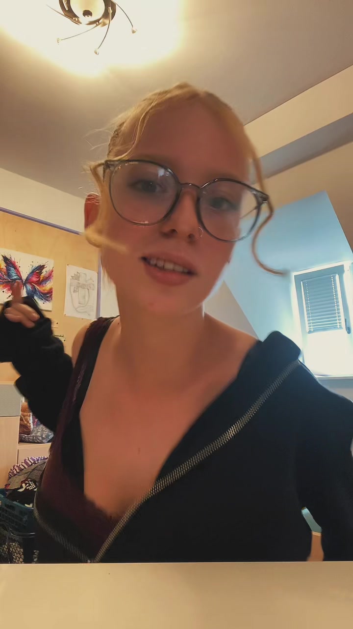 @𝐊𝐚𝐭𝐡𝐢🦋