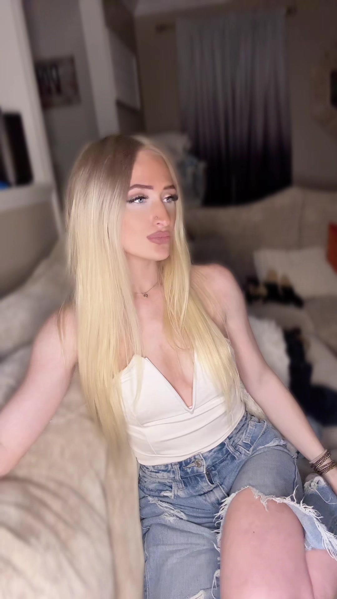 @caitlin.e.nichols