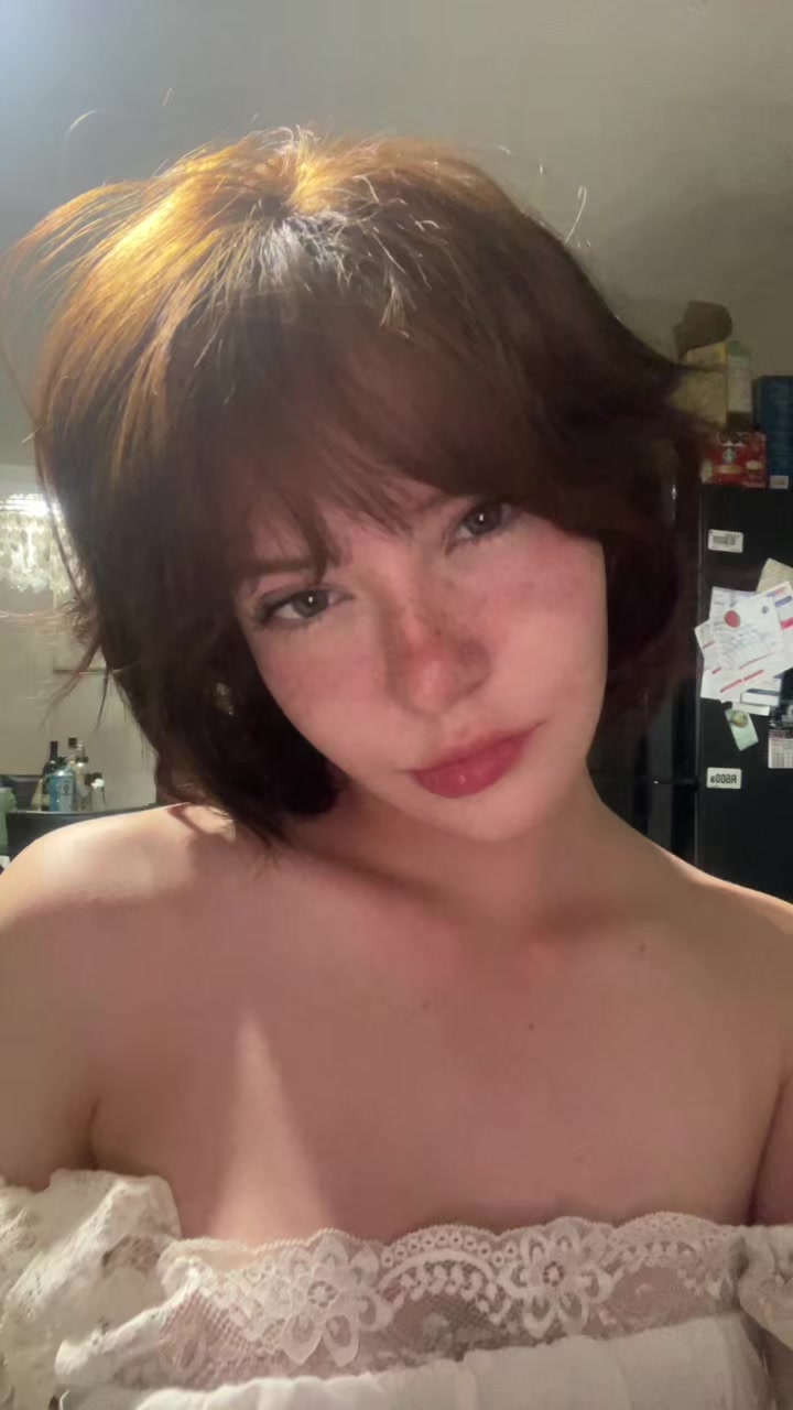 @evelynnn_izx