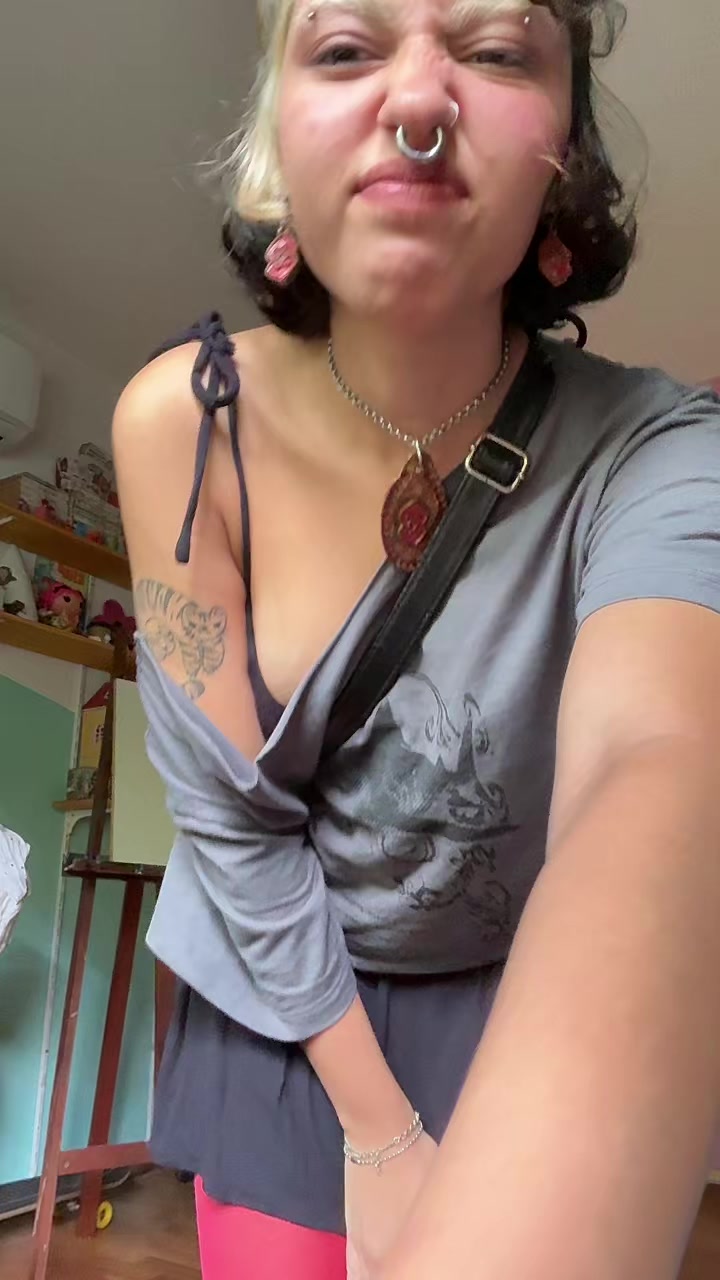 @flora 🗝️ (ele/dele)