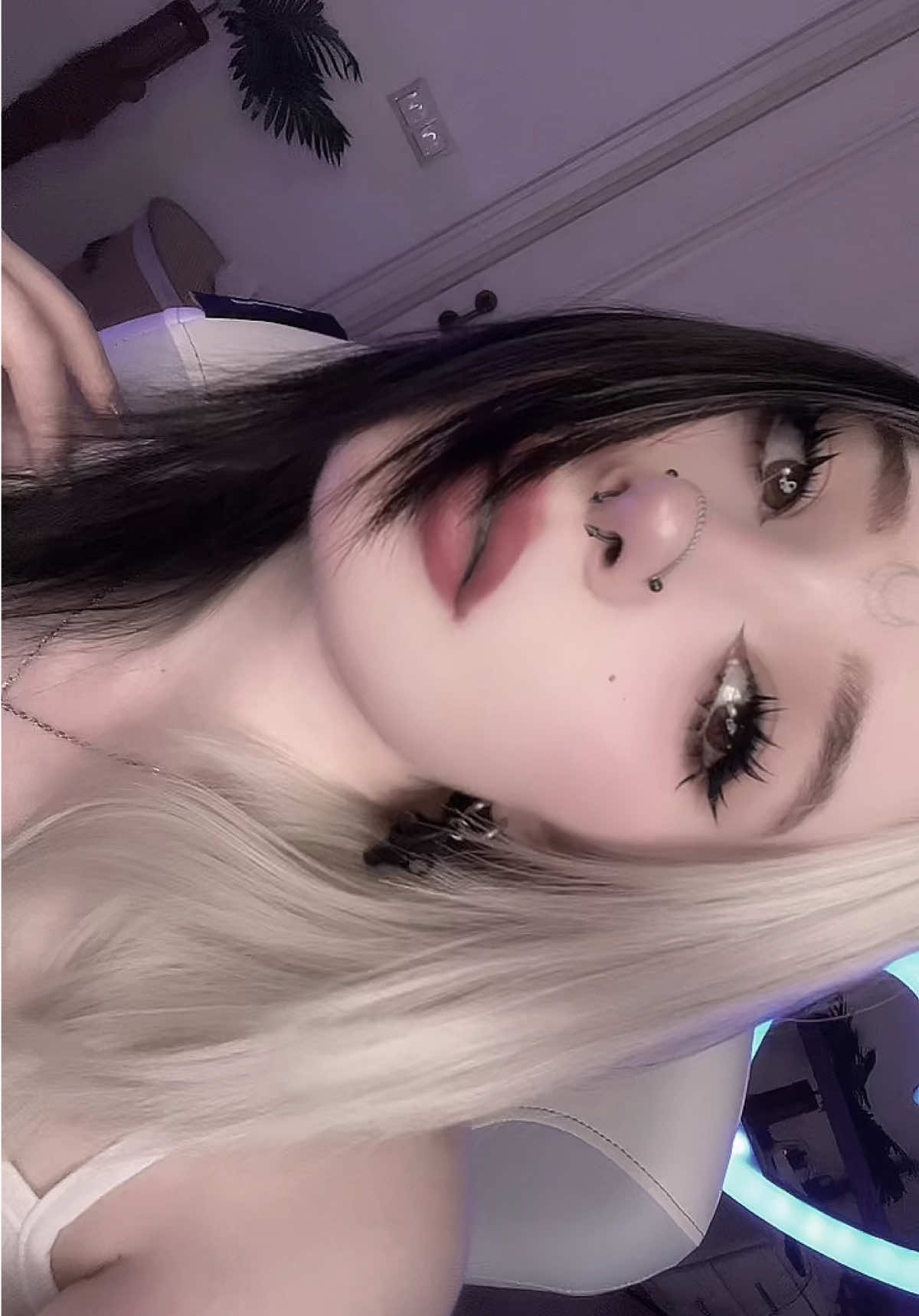 @8notHoly8