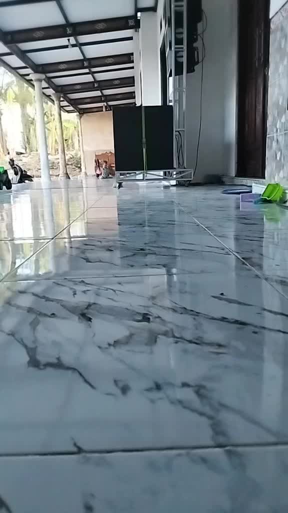 @UliqMomo