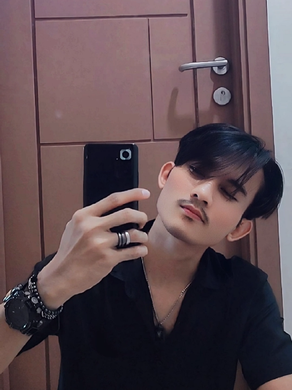 @Aryaaa 🐺