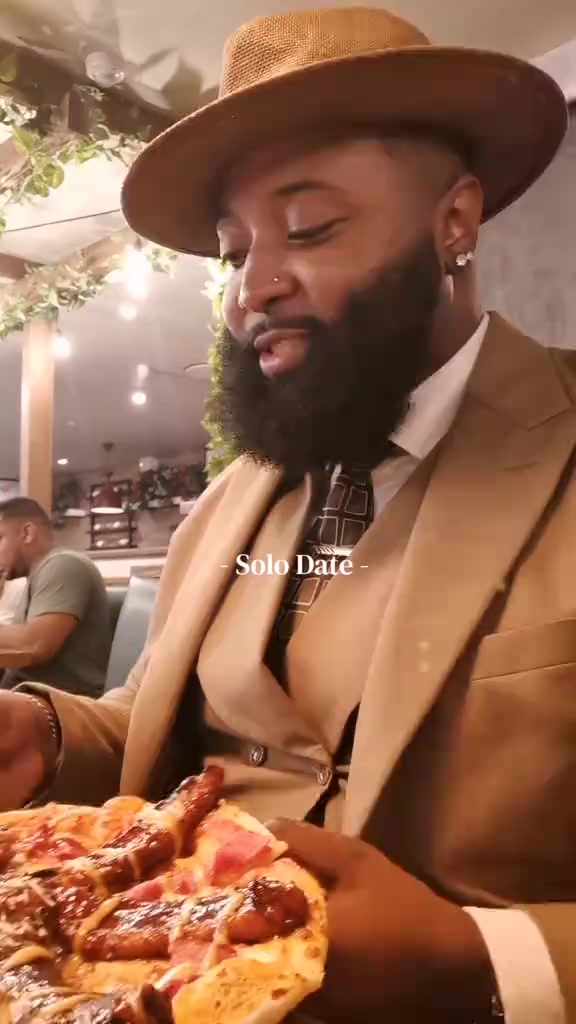 @Jonathan The Tailor 🪡🐻