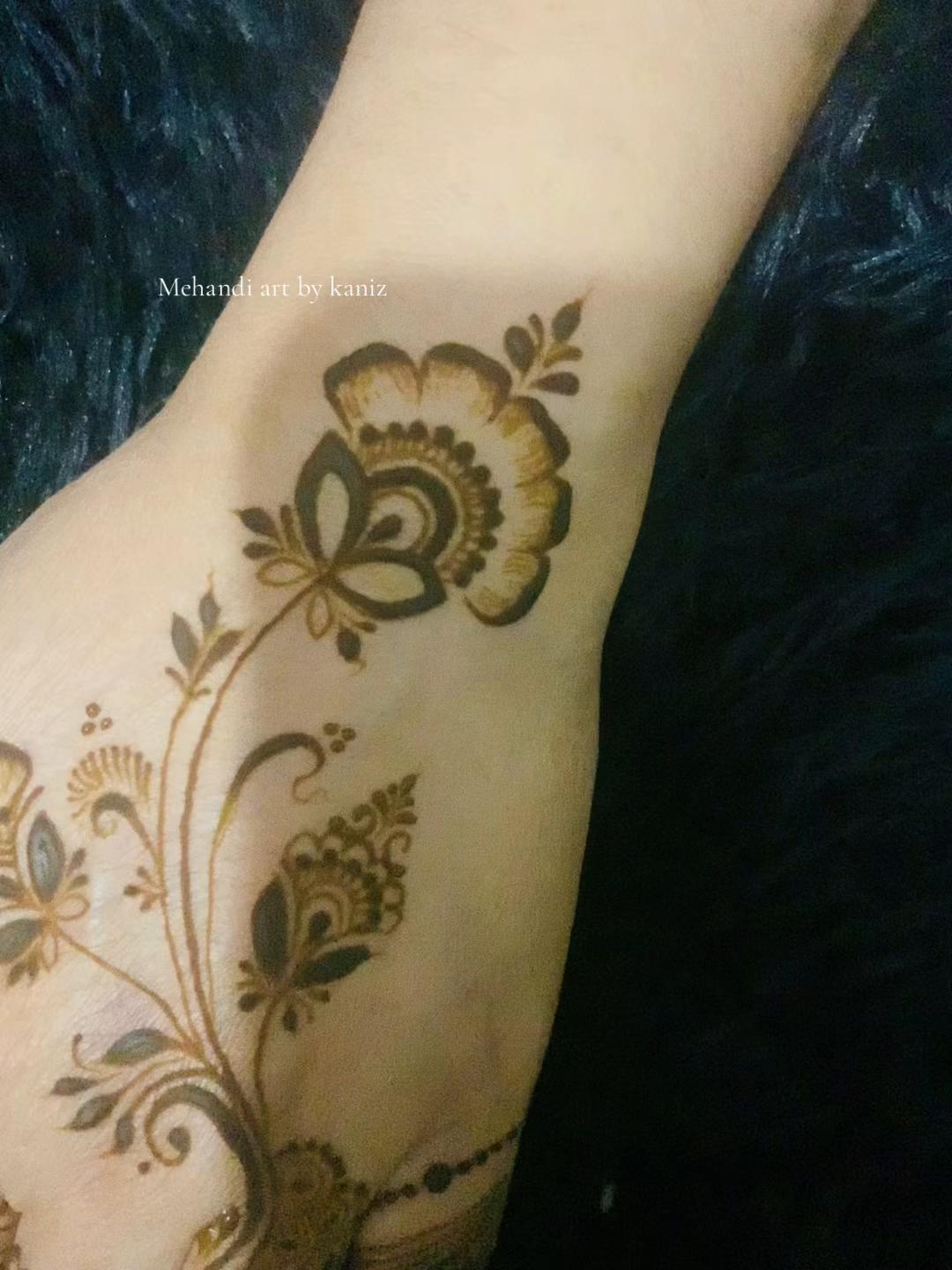 @Mehandi art by kaniz