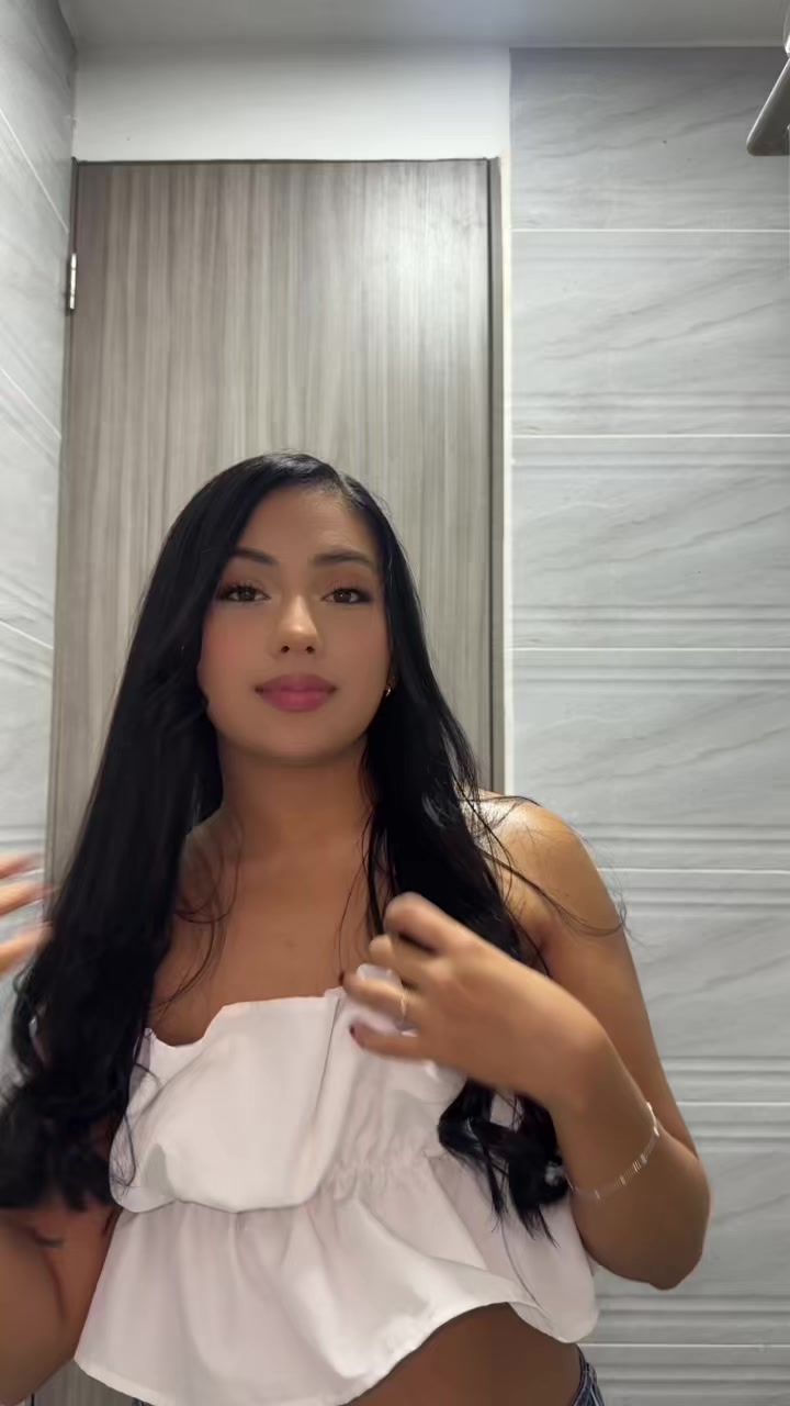 @Gabs_