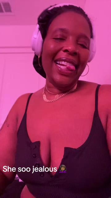 @✌🏽✌🏽Big Body panama chick
