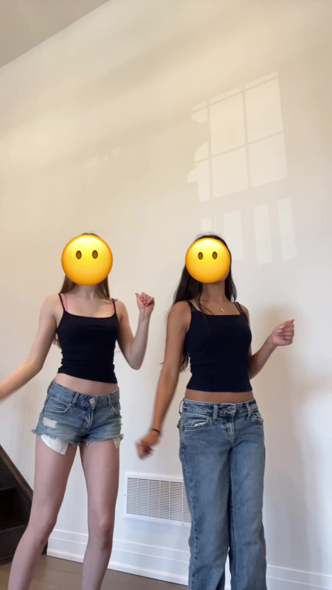 @faceless_twinss