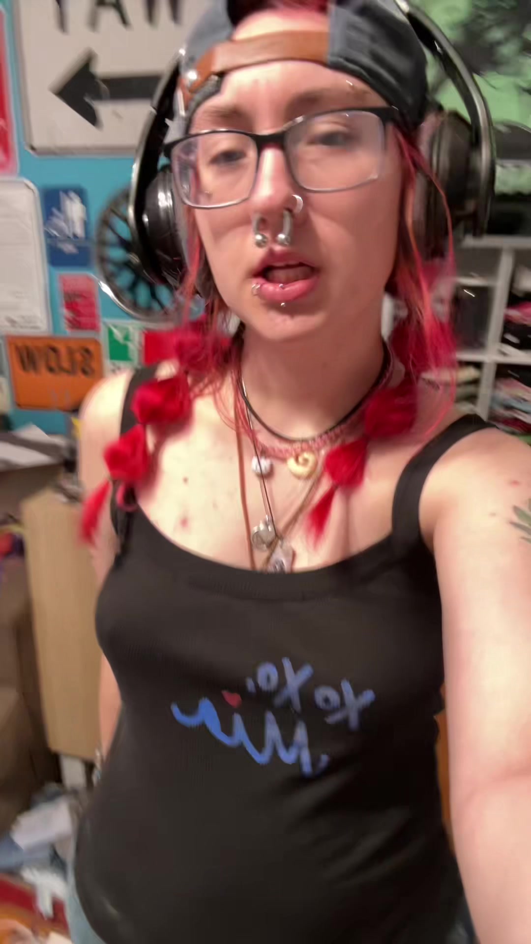 @armless.cum.circle