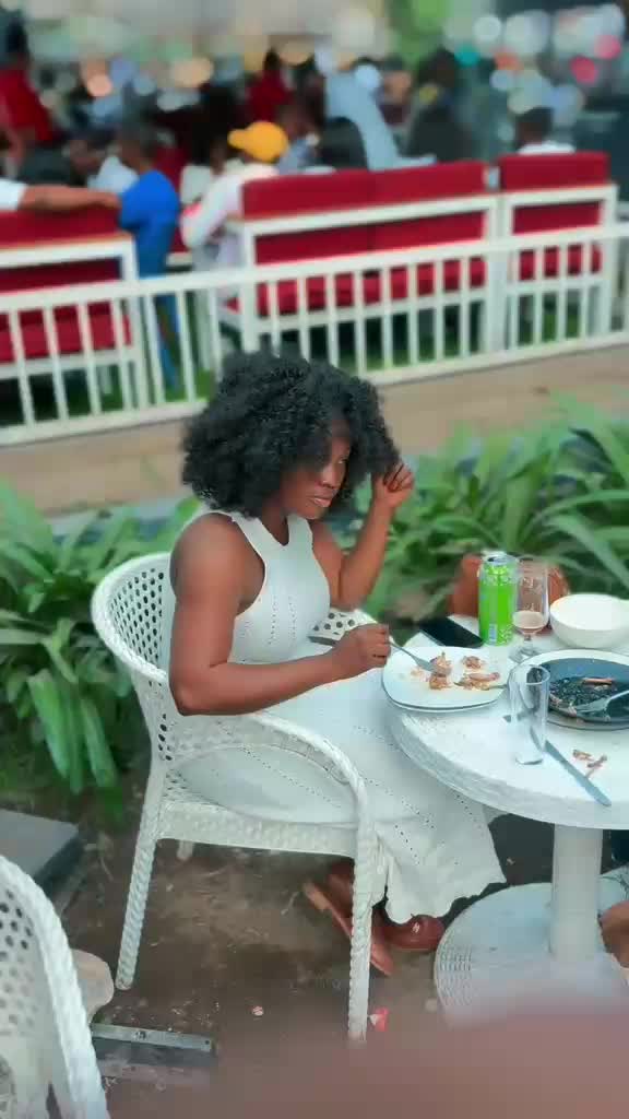 @Sarah Muzi la star