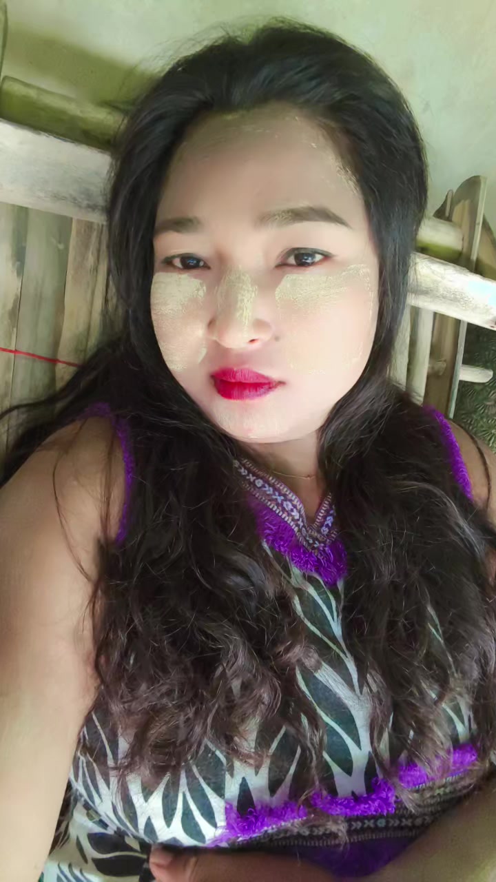 @chit nu🇯🇵🇲🇲ရေနံချောငးသူလေး