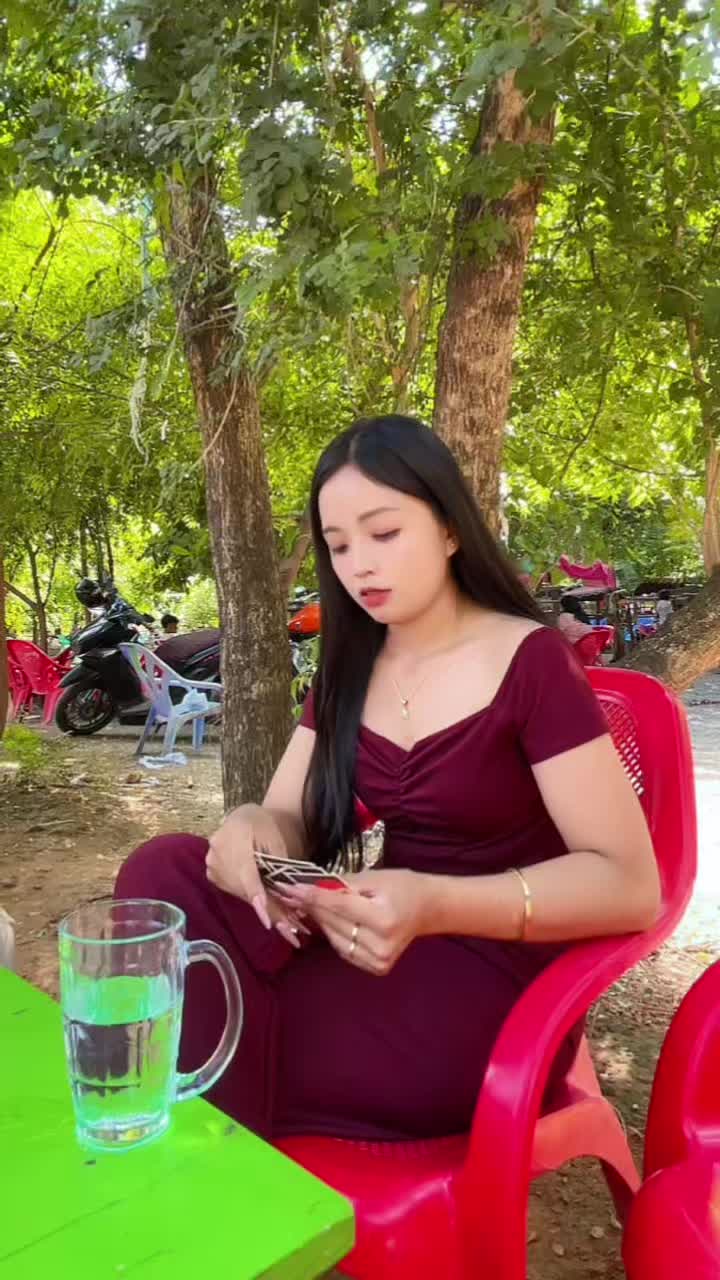 @WaiHninn👑( official )