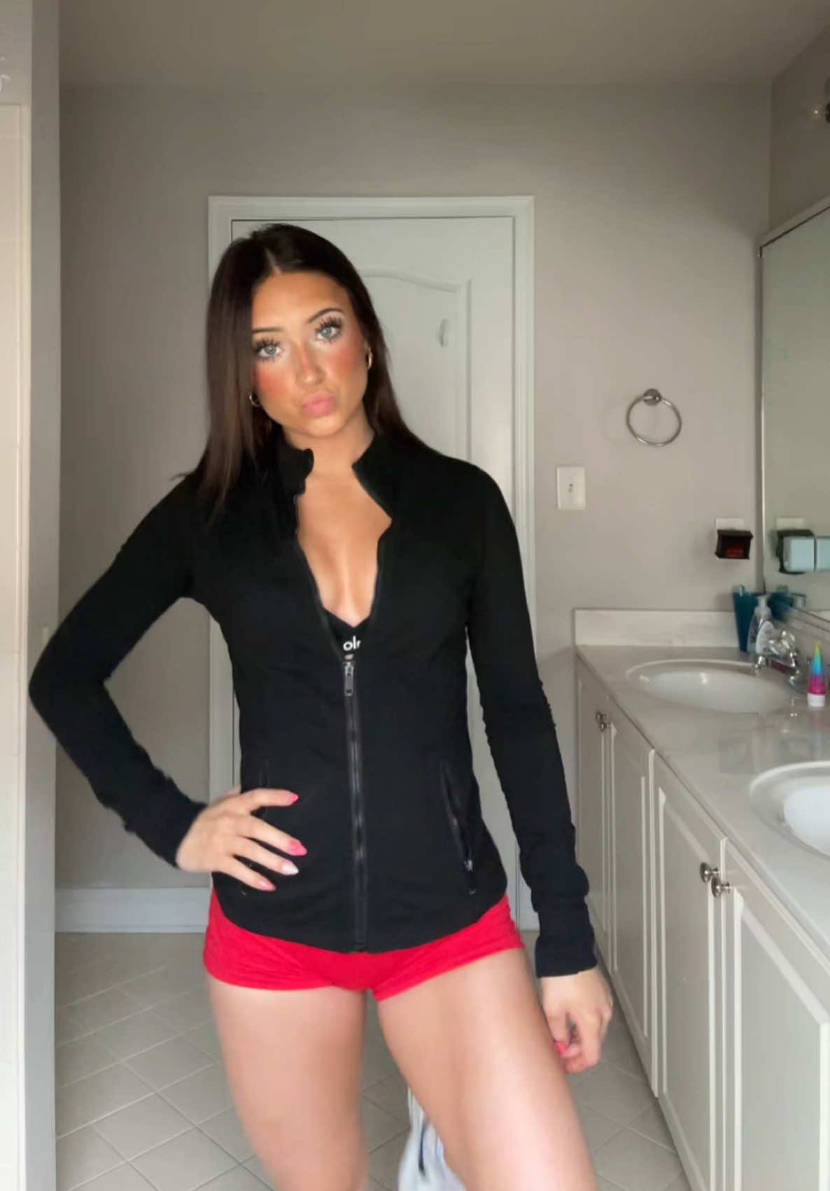 @ItsOliviaTaylor