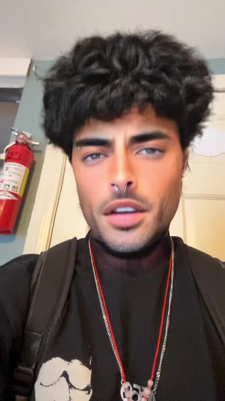 @️