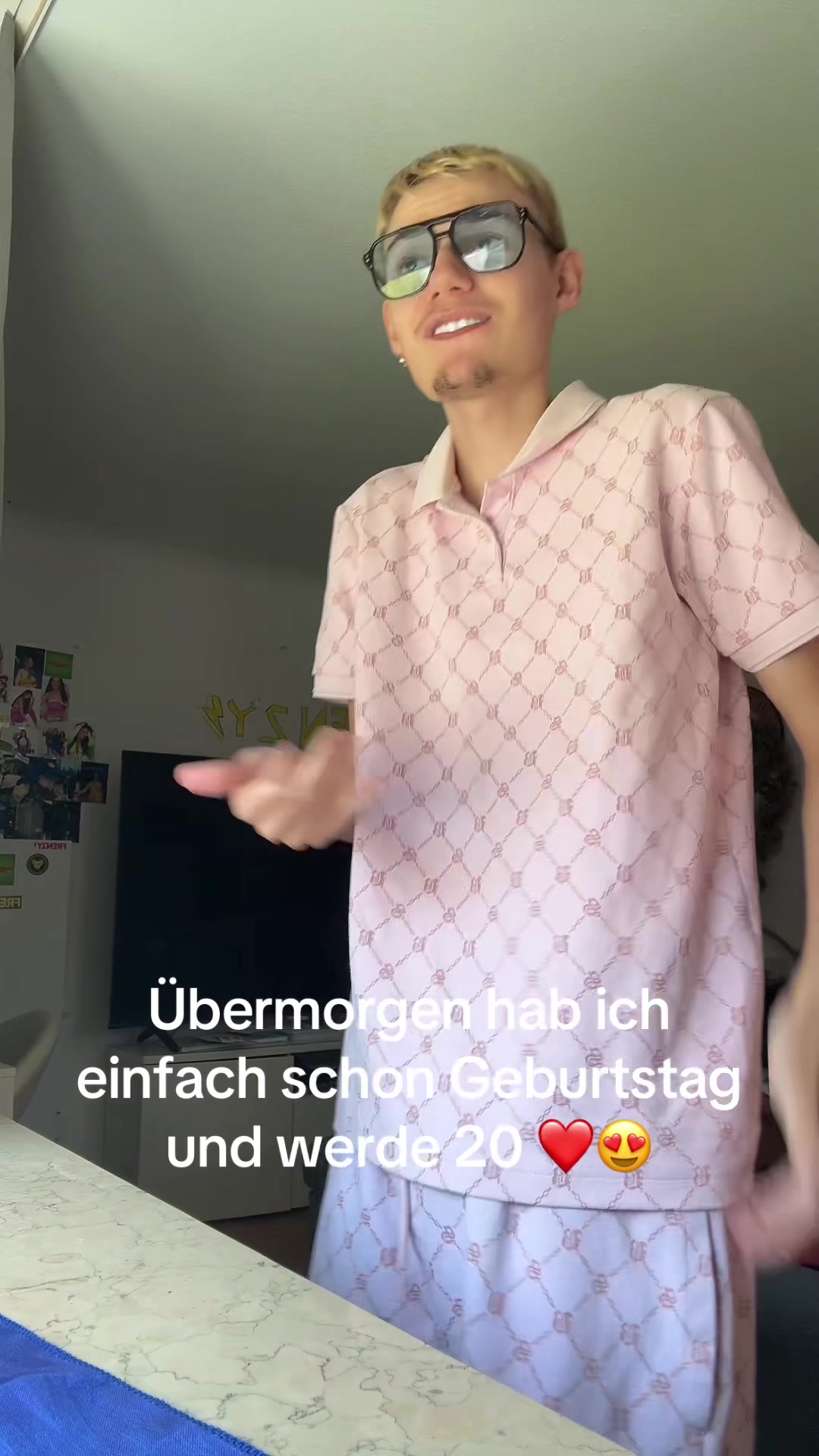@KevinBadmomzjayAylivaFan🩵