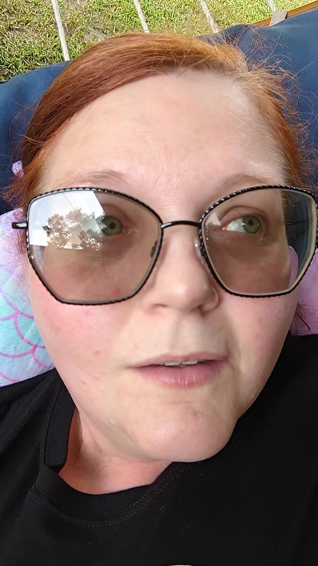 @GeekyNoelleLovesToRead