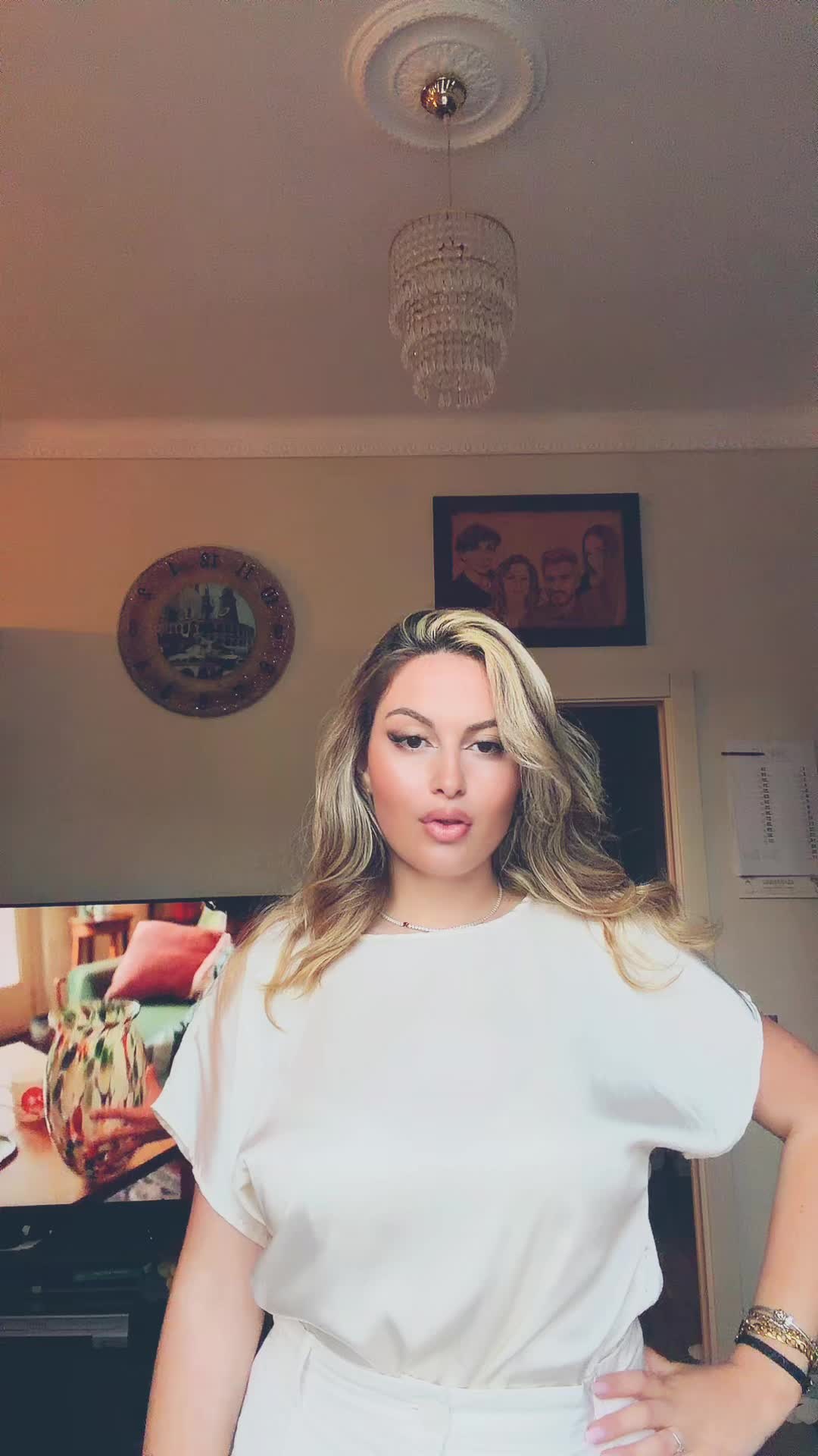 @Eliza🇦🇱