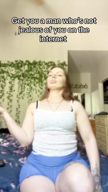 @PrettyBratty