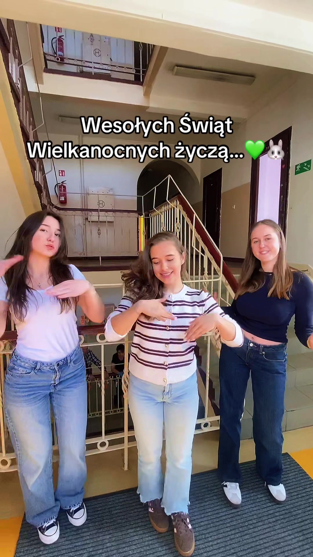 @Apexiki👅