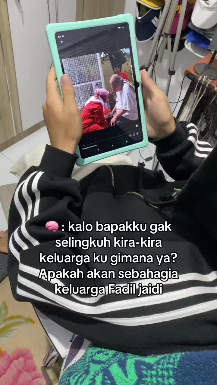 @YAYAT