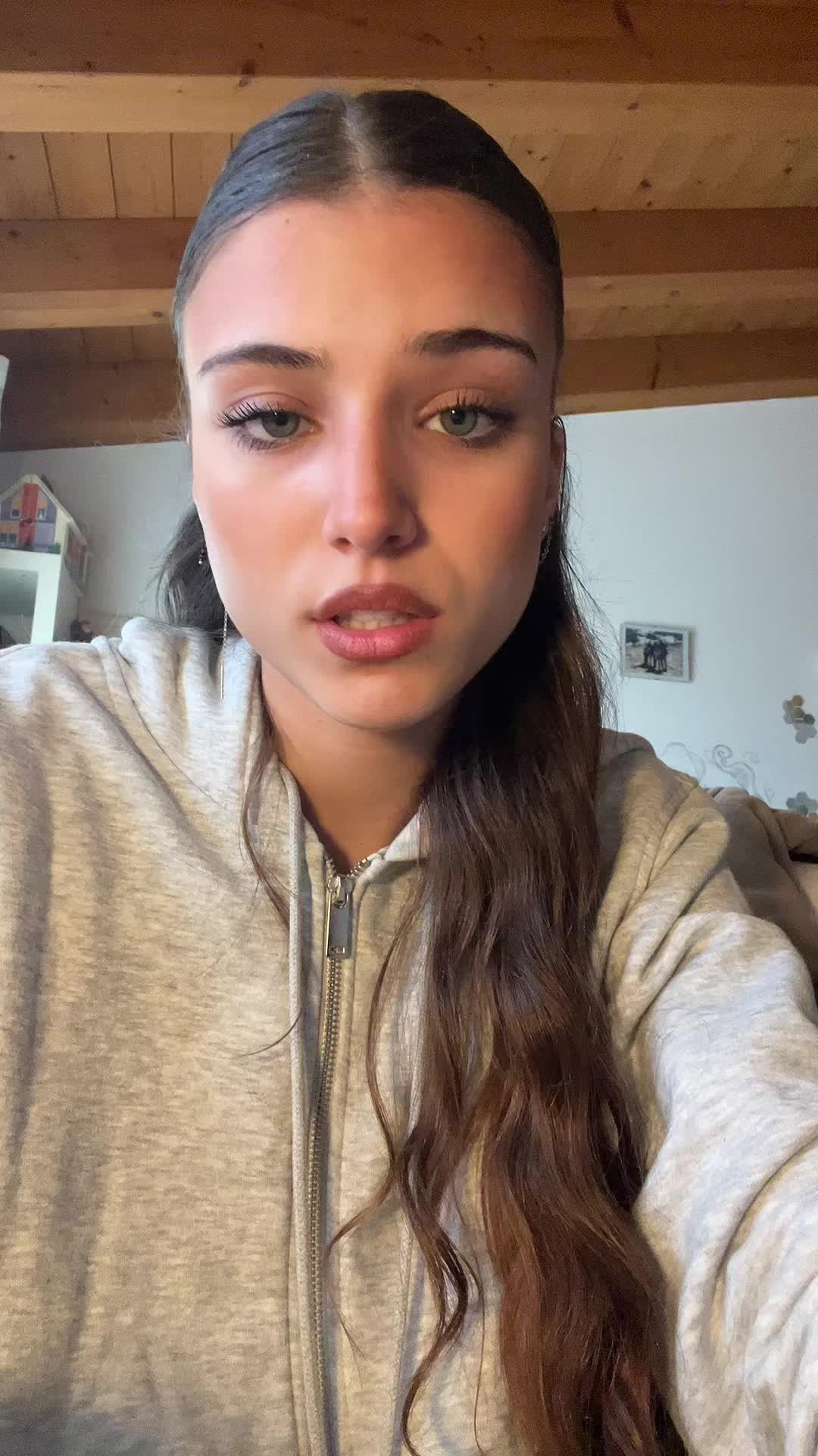@𝓽𝓱𝓮𝓪.