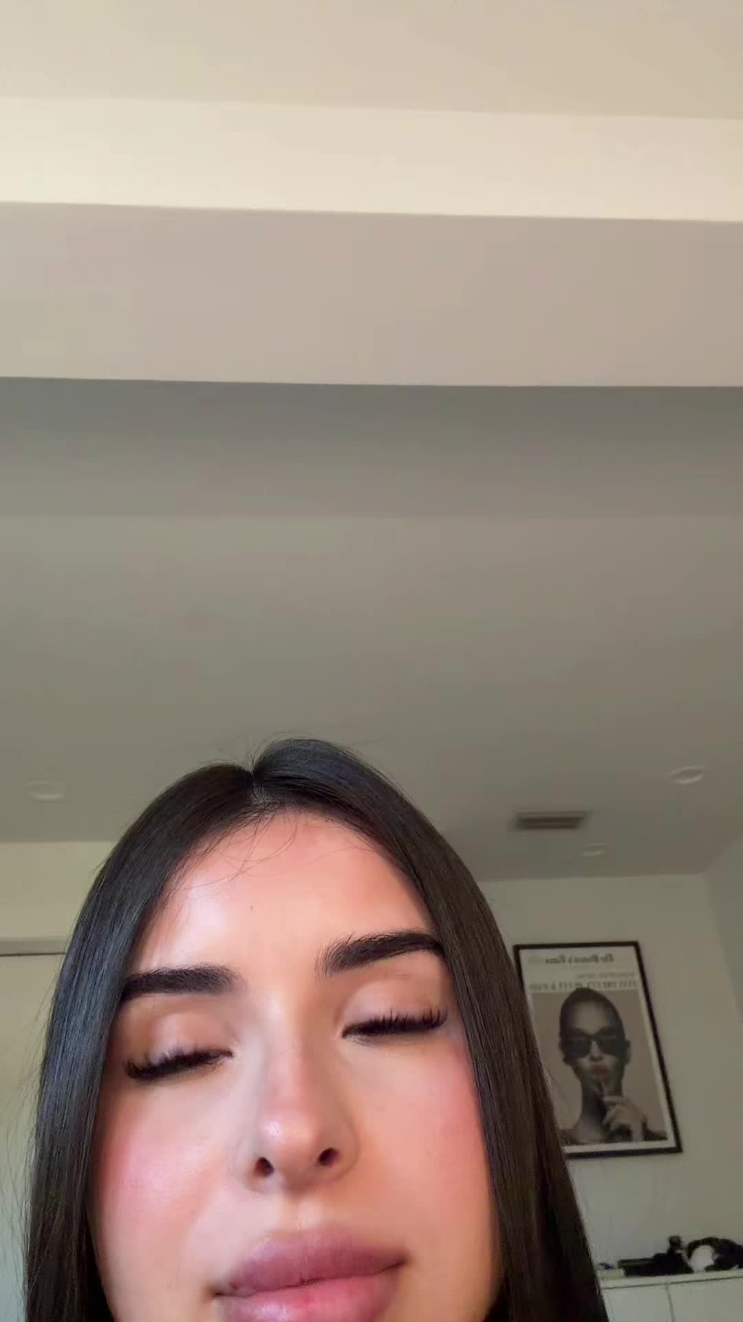 @vickyguez