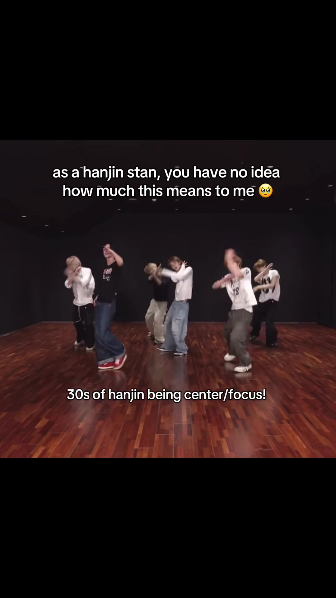@i ᥫ᭡ hanjin 🐰˚. ⁴²