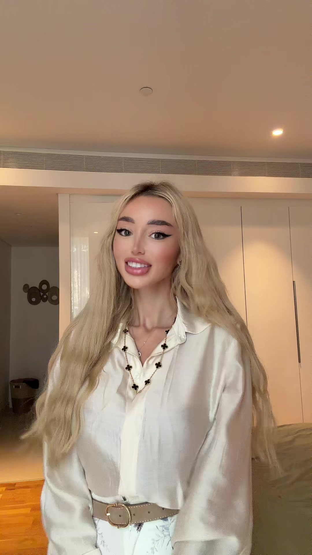 @🇦🇪 Nicole Semionov