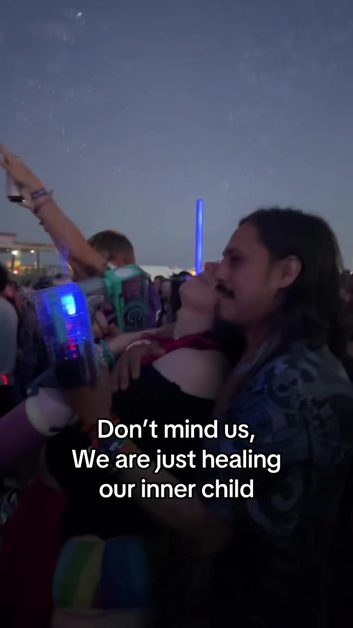 @The Pink Haired Raver 🌀