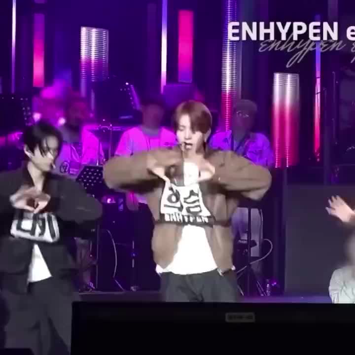 @🦌