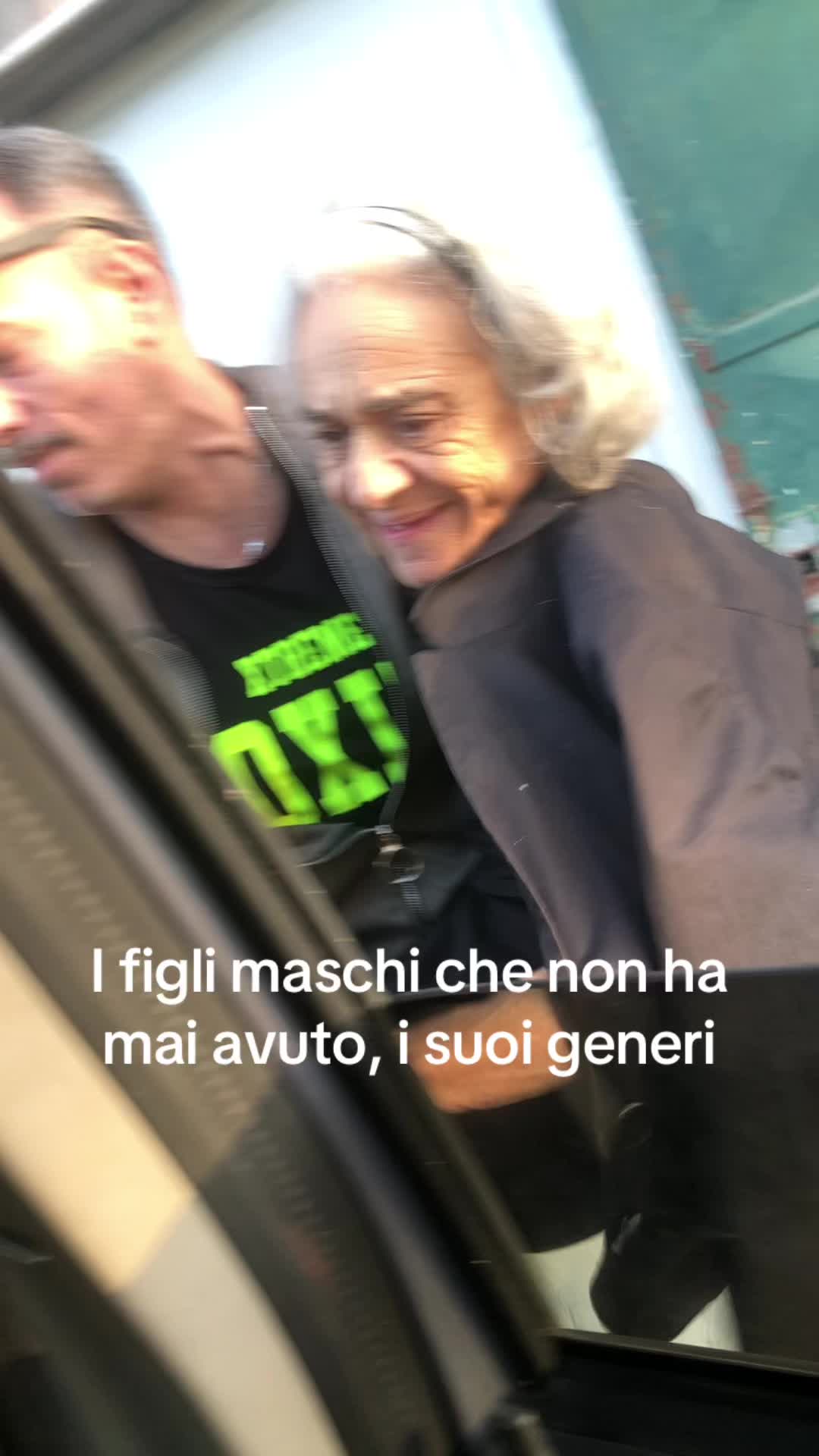 @Tina Bava972