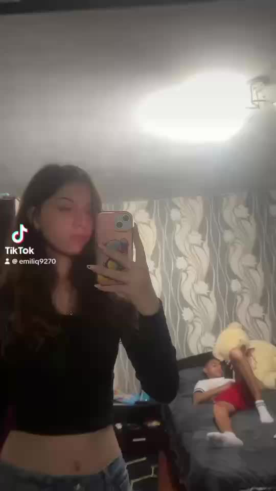 @Poli