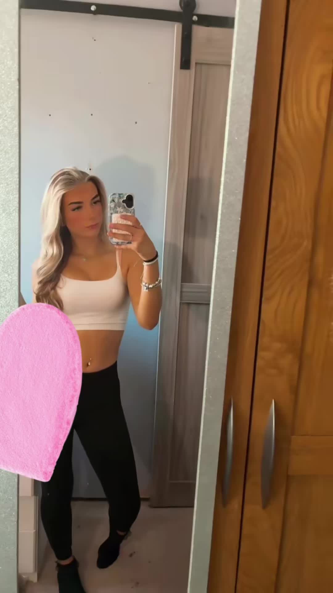 @𝐔𝐫𝐟𝐚𝐯_𝐬𝐢𝐞𝐧𝐧𝐚🤍💕
