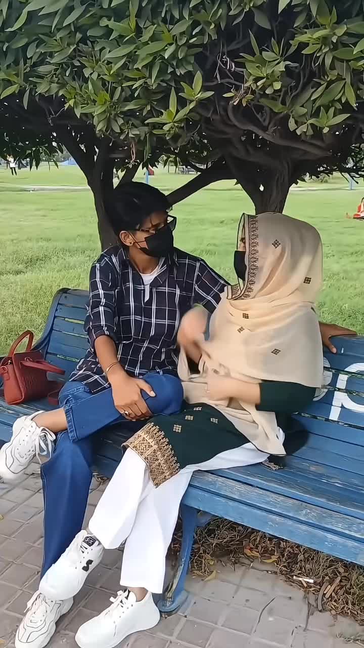 @𝓗𝓸𝓷𝓮𝔂🐝