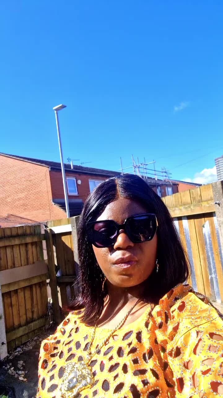 @queenluna