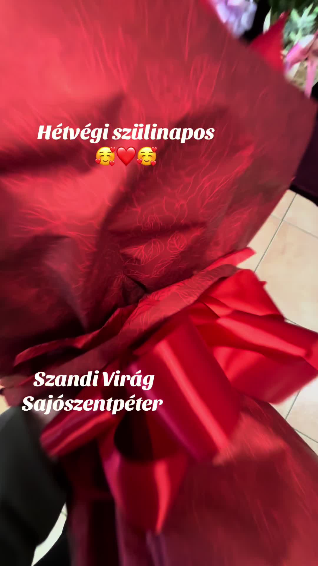 @SzandiVir&aacute;g