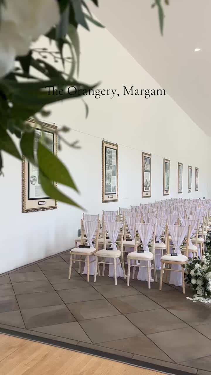 @Wedding flower & venue stylist