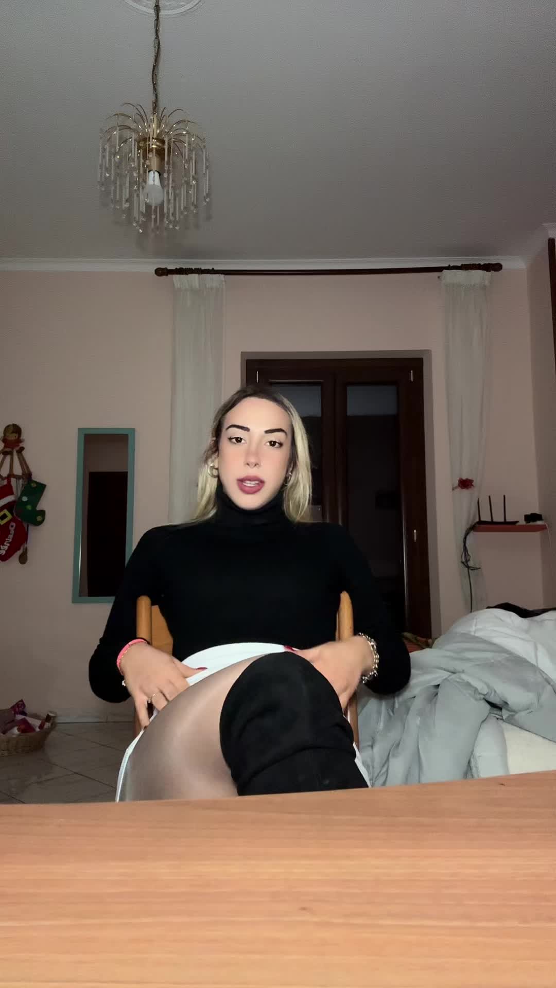 @desireemelone