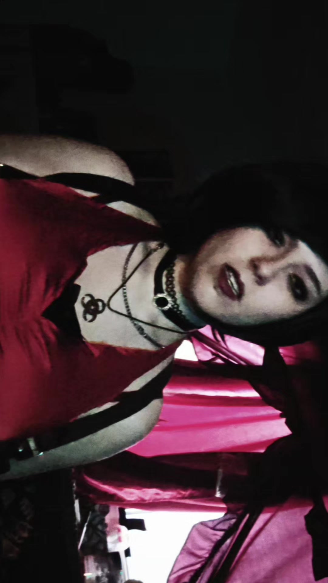 @🦇𝓥𝔂𝓷🦇 {Wesker's worms}
