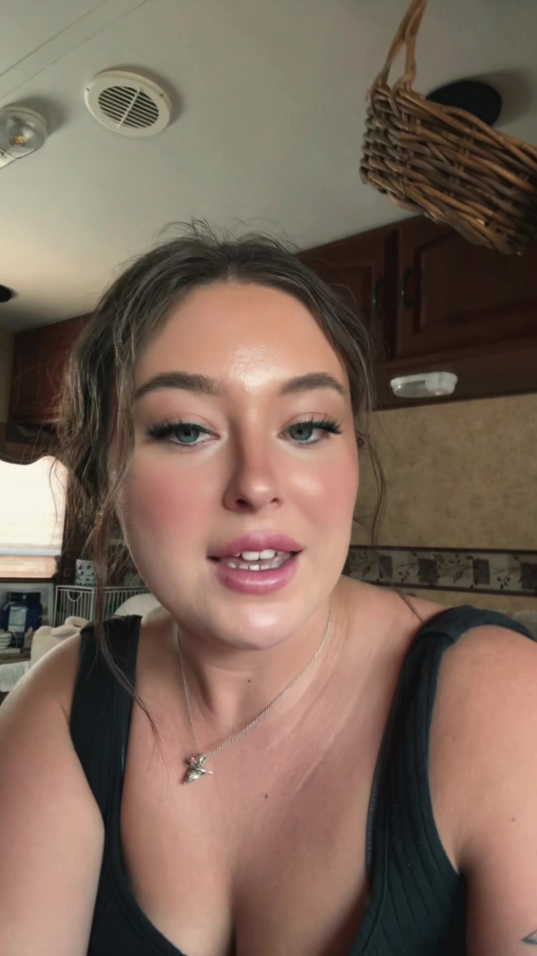 #luckyasaducky lu (@lund3rlust)