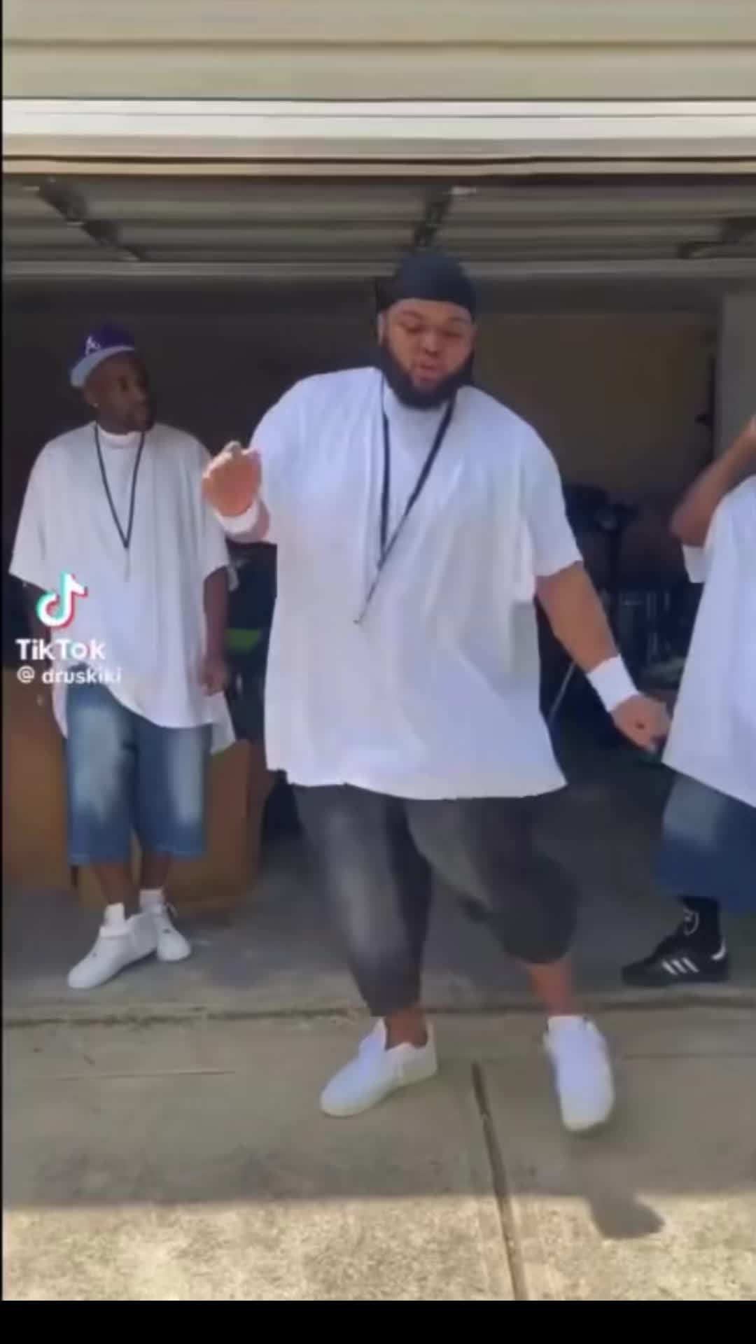 @HELLO ✝️